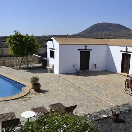 Casa Volcan La Oliva